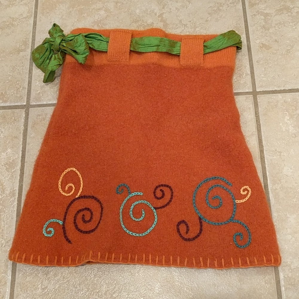 Girls Autumn-colored 100% lambswool skirt w/bow